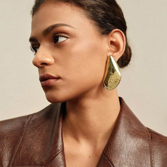 Gold Fashionable Women's Large Auricle Design Earrings - Picture 1 of 6